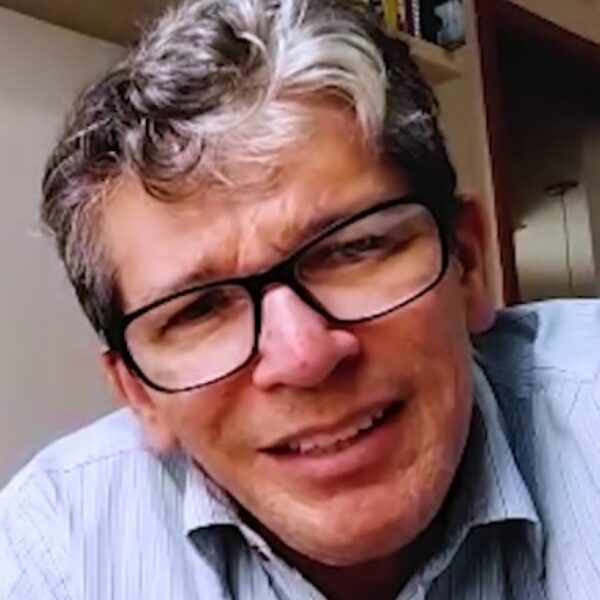 Prof. Fernando Teixeira Mendes ABRAHÃO